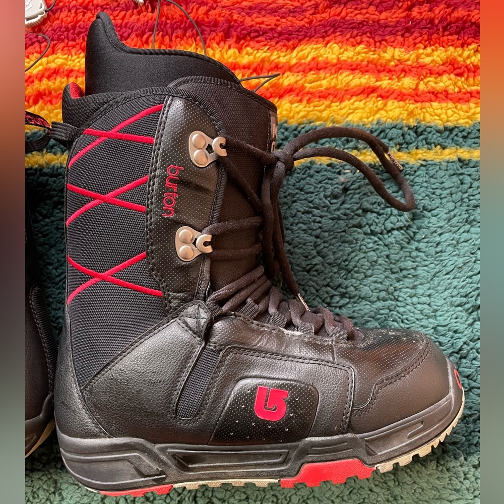 Burton Womens Moto Snowboard Boots size 6